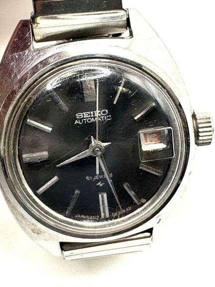 Vtg. SEIKO Matic Ladies Wristwatch and Quartz Fashion Watches