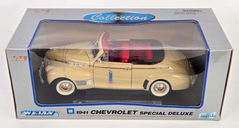 1/18 Scale Die-Cast 1941 Chevrolet Special Deluxe Convertible Car