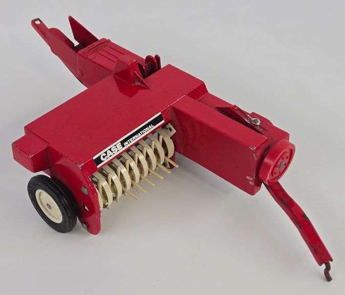 1/16 Ertl Case International Small Square Baler