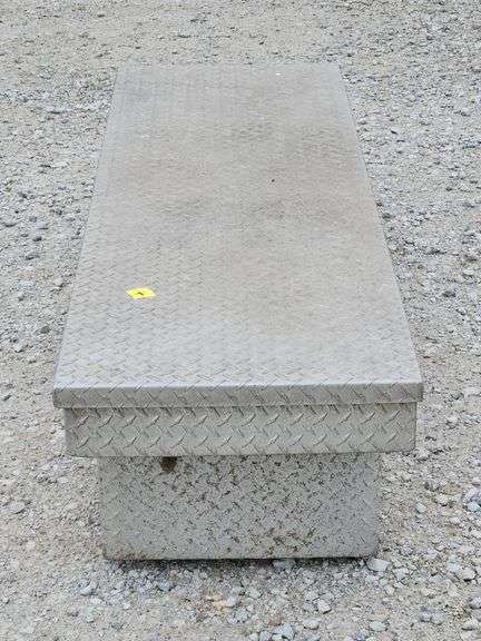 (K) Aluminum Diamond Plate Tool Box, 70.5" x 15" x 21"