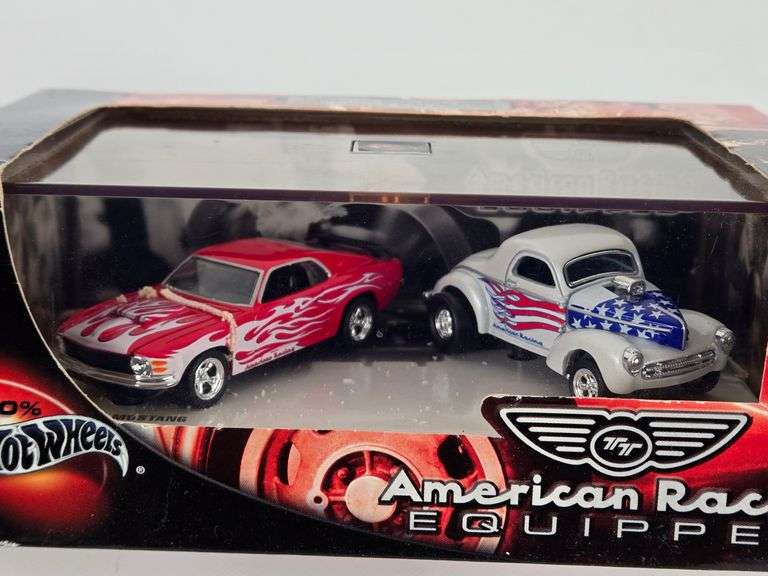 Hot Wheels American Racing Euipped 2 Car Collector Set Limited Edition In Box