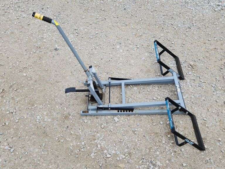 (J)  Pro Lift ATV And Lawn Mower Lift, 22" Lift, 300 LBS Capacity