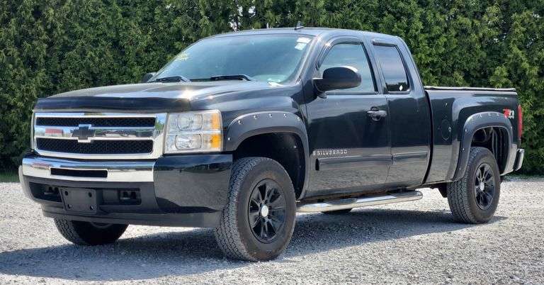 2009 Chevy Silverado LT Extended Cab Truck