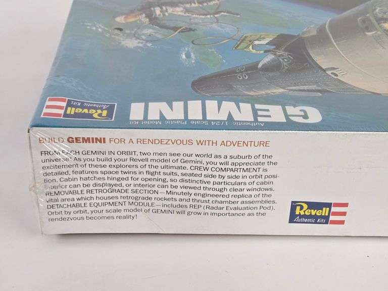 1/24 Scale Revell Gemini Space Capsule Model Kit - Sealed