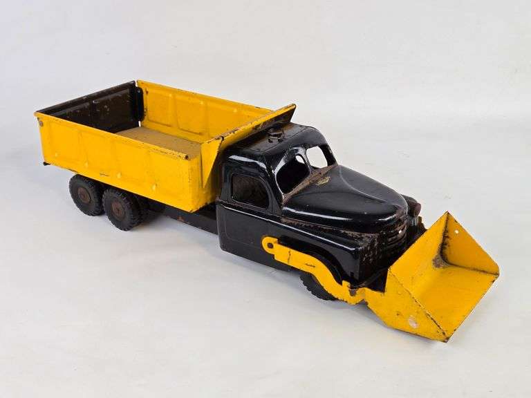 Vintage Structo Hydraulic Load & Dump Truck