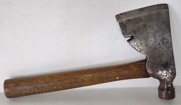 (CC) Vtg. Winchester 5322 Carpenter Roofing Hatchet