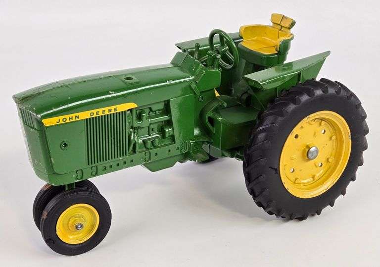 1/16 Ertl John Deere 3020 Narrow Front Tractor