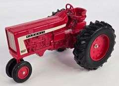 1/16 Ertl Farmall 706 Narrow Front Tractor
