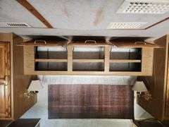 (AQ) 1996 GM Fleetwood Bounder RV