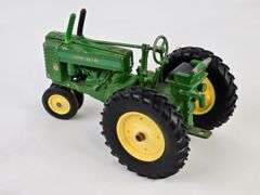 1/16 Ertl John Deere Model "G" Narrow Front Tractor