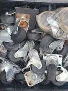 (R) Storage Tote of Swivel Casters