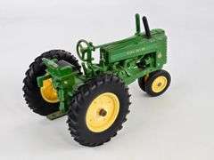1/16 Ertl John Deere Model "G" Narrow Front Tractor