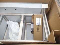 (ZZ) Elkay Stainless 3 Basin Standing Sink