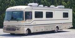 (AQ) 1996 GM Fleetwood Bounder RV