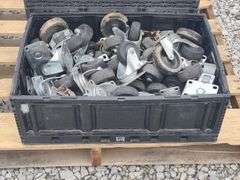 (R) Storage Tote of Swivel Casters