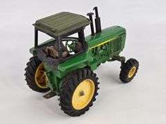 1/16 Ertl John Deere Sound Gard Tractor w/ Cab & FWA