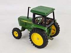 1/16 Ertl John Deere 2755 Tractor w/ Cab & FWA