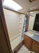 (AQ) 1996 GM Fleetwood Bounder RV