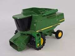 1/16 Ertl John Deere 9510 Combine
