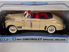 1/18 Scale Die-Cast 1941 Chevrolet Special Deluxe Convertible Car