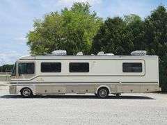 (AQ) 1996 GM Fleetwood Bounder RV