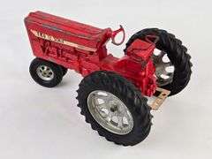 Vintage 1/16 Tru-Scale 890 Narrow Front Tractor