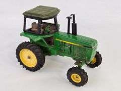 1/16 Ertl John Deere Sound Gard Tractor w/ Cab & FWA