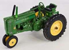 1/16 Ertl John Deere Model "G" Narrow Front Tractor