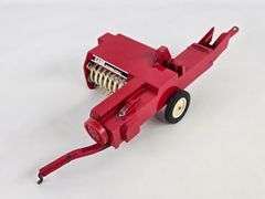 1/16 Ertl Case International Small Square Baler
