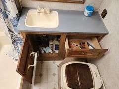 (AQ) 1996 GM Fleetwood Bounder RV