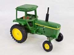 1/16 Ertl John Deere 4000 Series Sound Gard Tractor