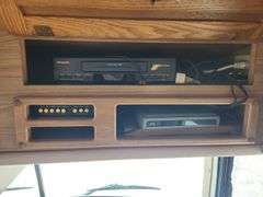 (AQ) 1996 GM Fleetwood Bounder RV