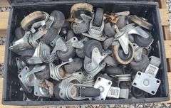 (R) Storage Tote of Swivel Casters