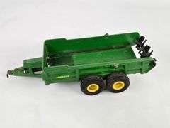 1/16 Ertl John Deere Manure Spreader