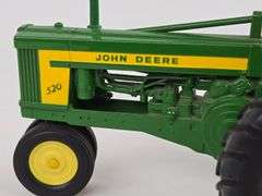 1/16 Ertl John Deere 520 Narrow Front Tractor