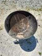 (G) 23" Weber Charcoal Grill