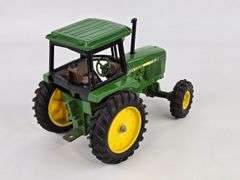 1/16 Ertl John Deere 2755 Tractor w/ Cab & FWA