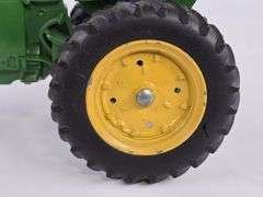 1/16 Ertl John Deere 3020 Narrow Front Tractor