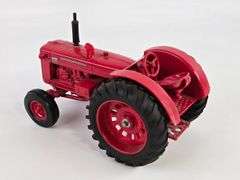 1/16 Ertl International 600 Diesel Tractor