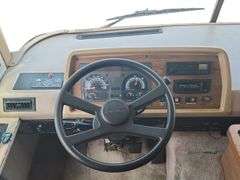 (AQ) 1996 GM Fleetwood Bounder RV
