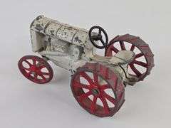 Vintage 1/16 Fordson Tractor On Steel Wheels