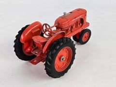 1/16 Ertl Allis-Chalmers WD-45 Narrow Front Tractor