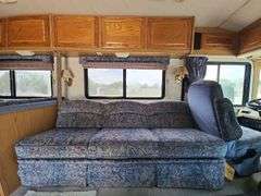 (AQ) 1996 GM Fleetwood Bounder RV