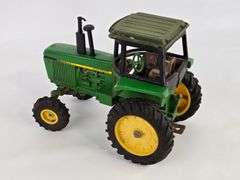 1/16 Ertl John Deere Sound Gard Tractor w/ Cab & FWA