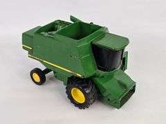 1/16 Ertl John Deere 9510 Combine