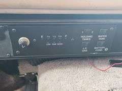 (AQ) 1996 GM Fleetwood Bounder RV
