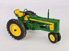 1/16 Ertl John Deere 520 Narrow Front Tractor