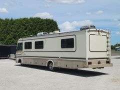 (AQ) 1996 GM Fleetwood Bounder RV