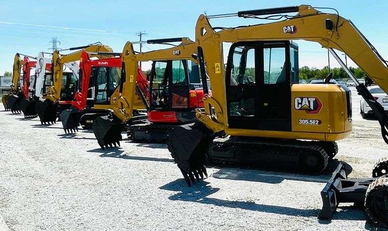 Live Walkerton Farm & Equipment consignment Auction - Day 3