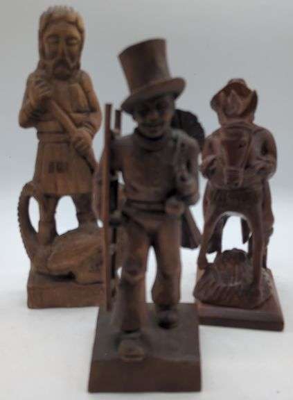 (DE) Vintage Wooden Carved sculptures. Approx 11" tallest